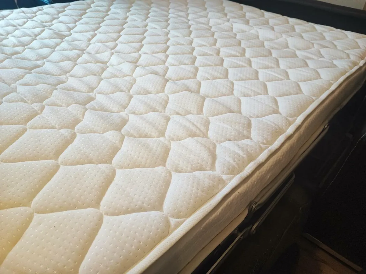 King Size Leather Sofabed - Image 4