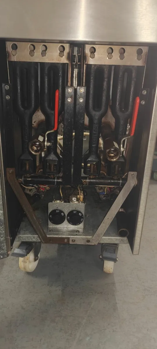 IMPERIAL Double Tank Twin Basket Deep Fryer - Image 3