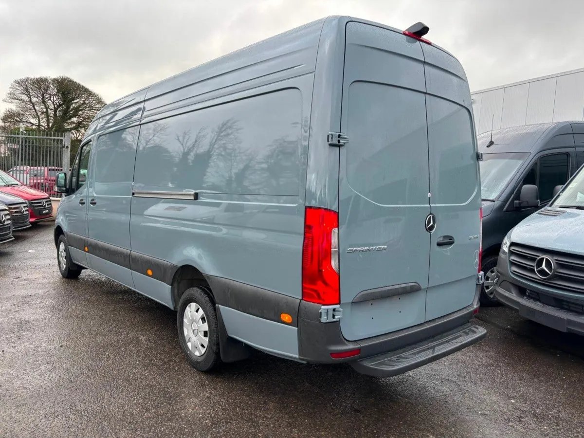 Mercedes-Benz Sprinter 317LWB HIGH ROOF - Image 4