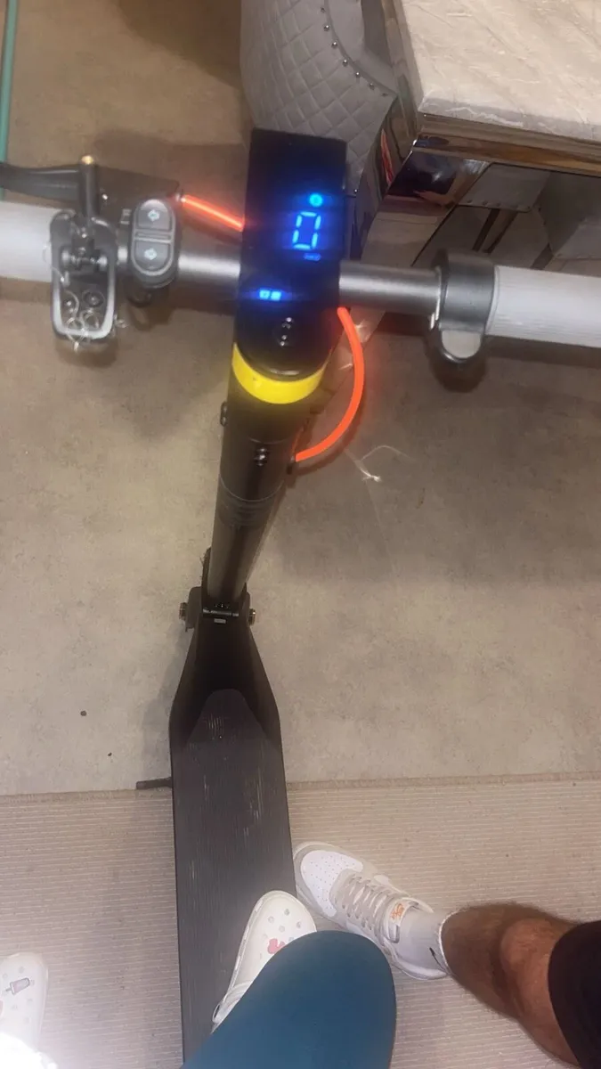 Electic scooter - Image 2
