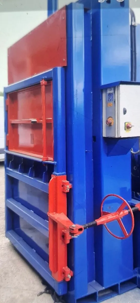 Baler Compactor Plastic/Cardboard dual ram - Image 1