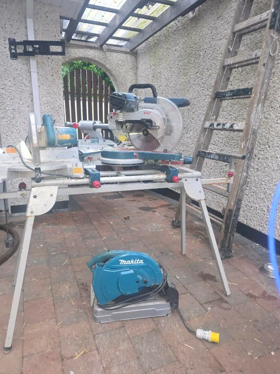 Bosch 254mm compound mitre saw ,Makita saws - Image 2