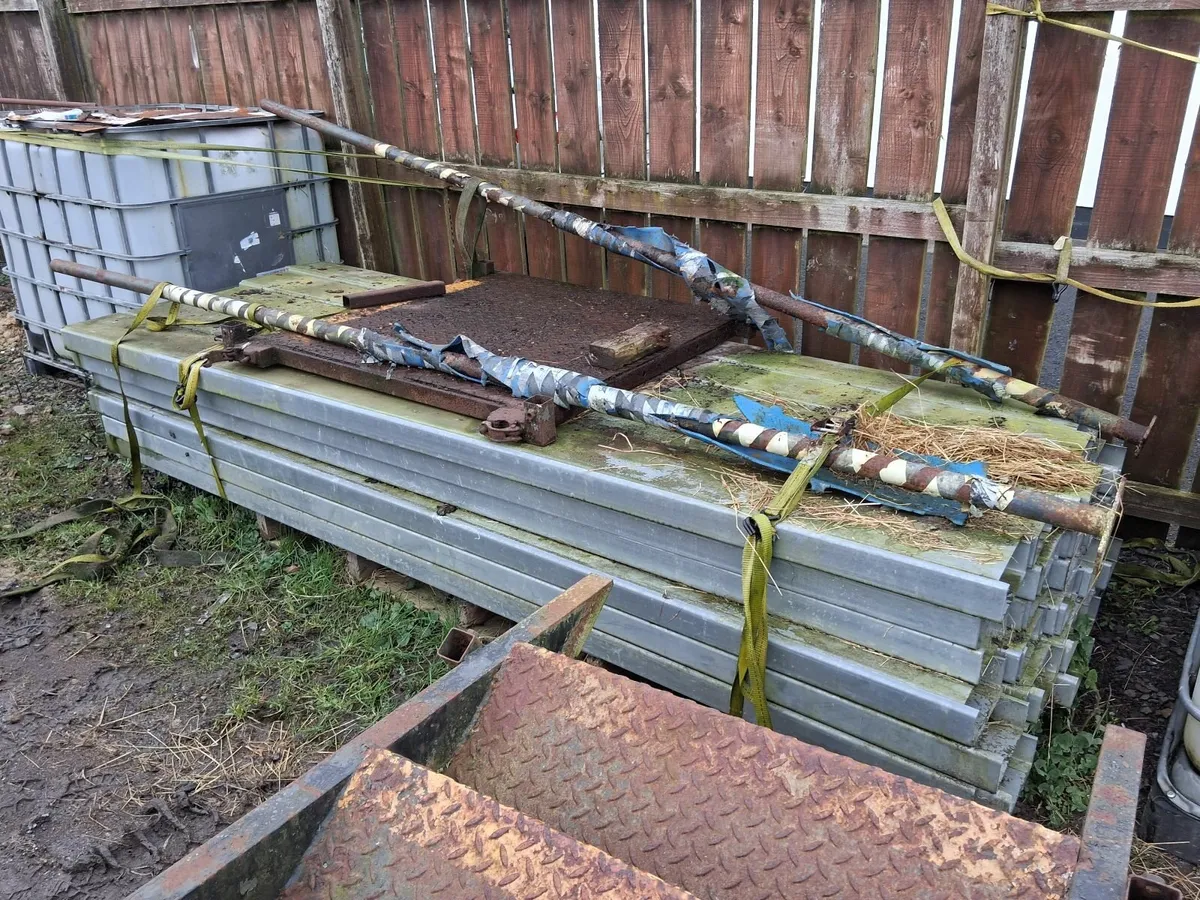 mezzanine floor purlins and staircase - Image 1