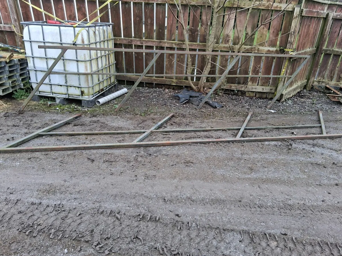 mezzanine floor purlins and staircase - Image 4