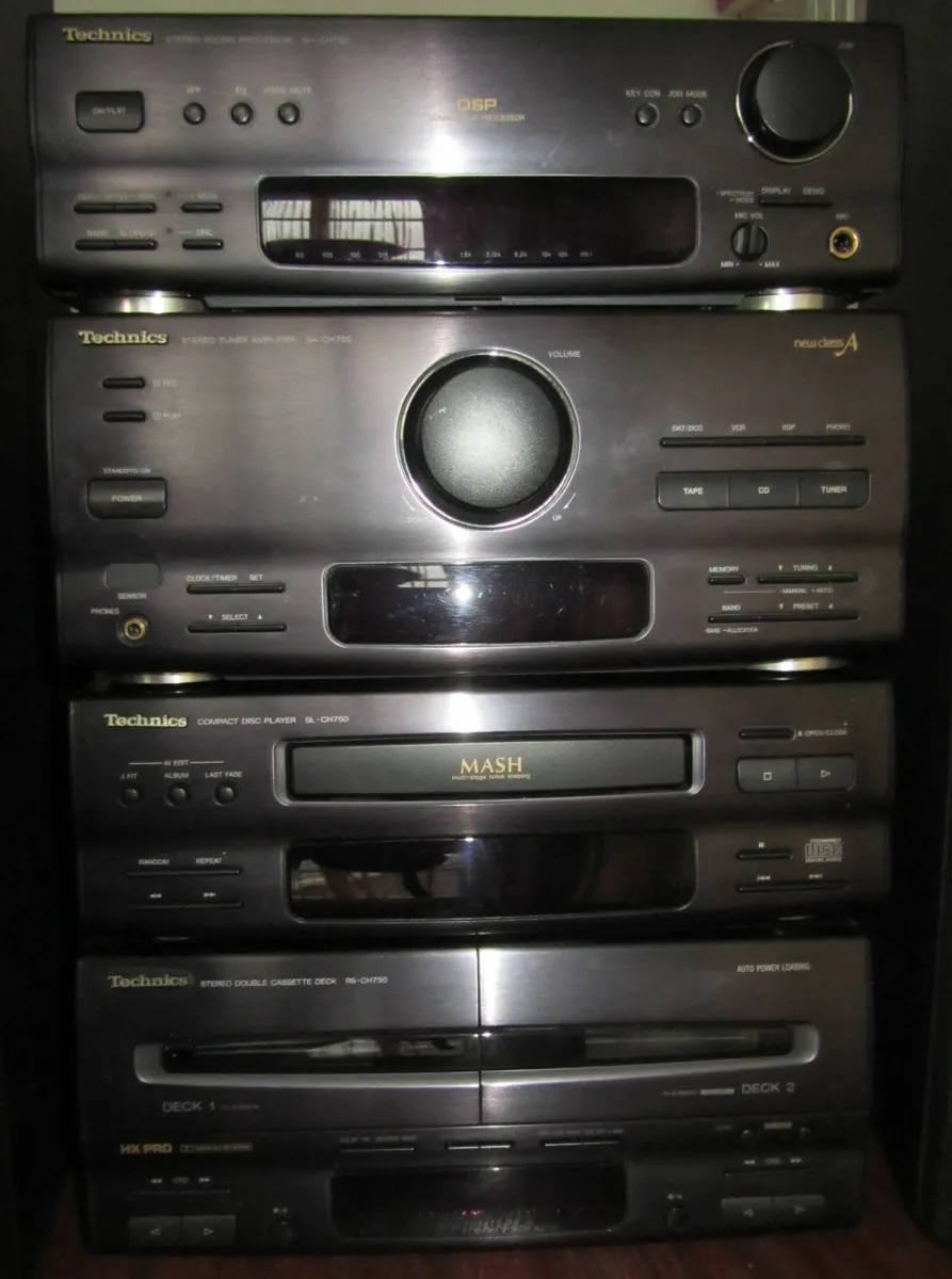 Tecnhics vintage stereo system - Image 1