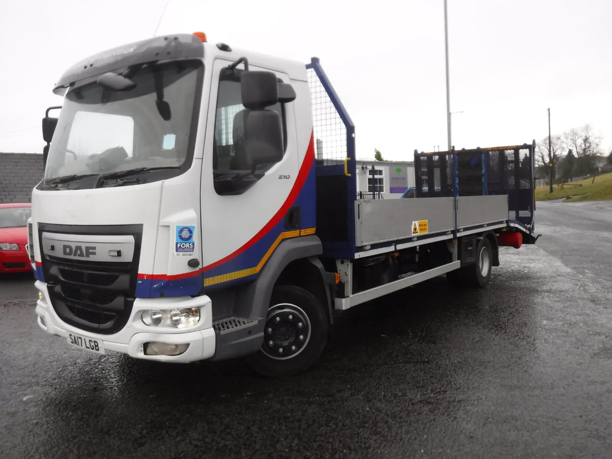 Daf LF210 FA 4X2 Beavertail 22ft Plant lorry. - Image 2