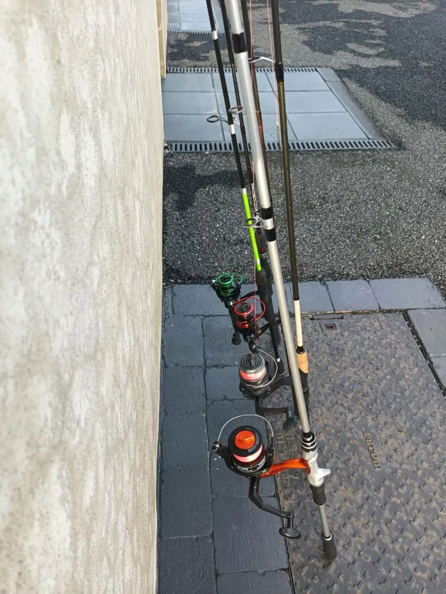 5 Fishing rods - Image 3