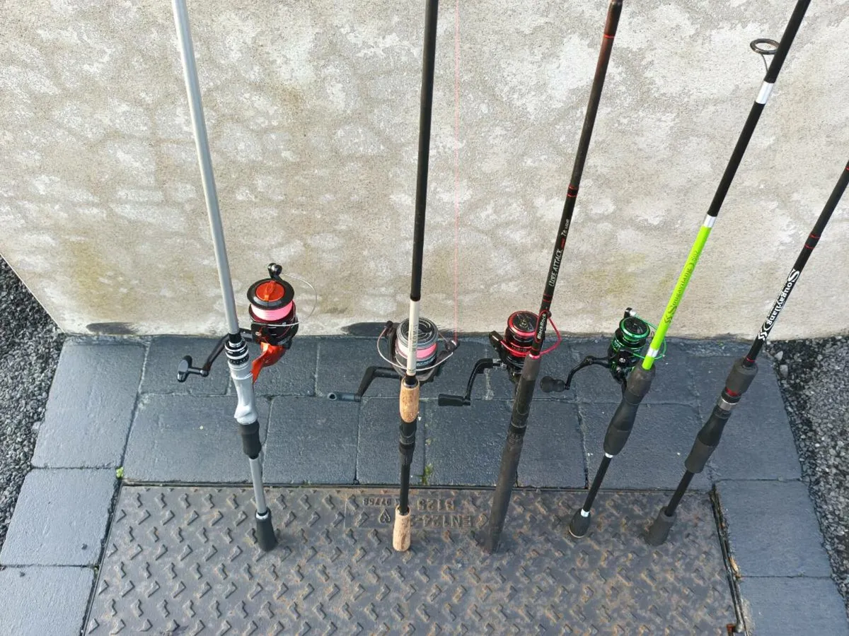 5 Fishing rods - Image 1