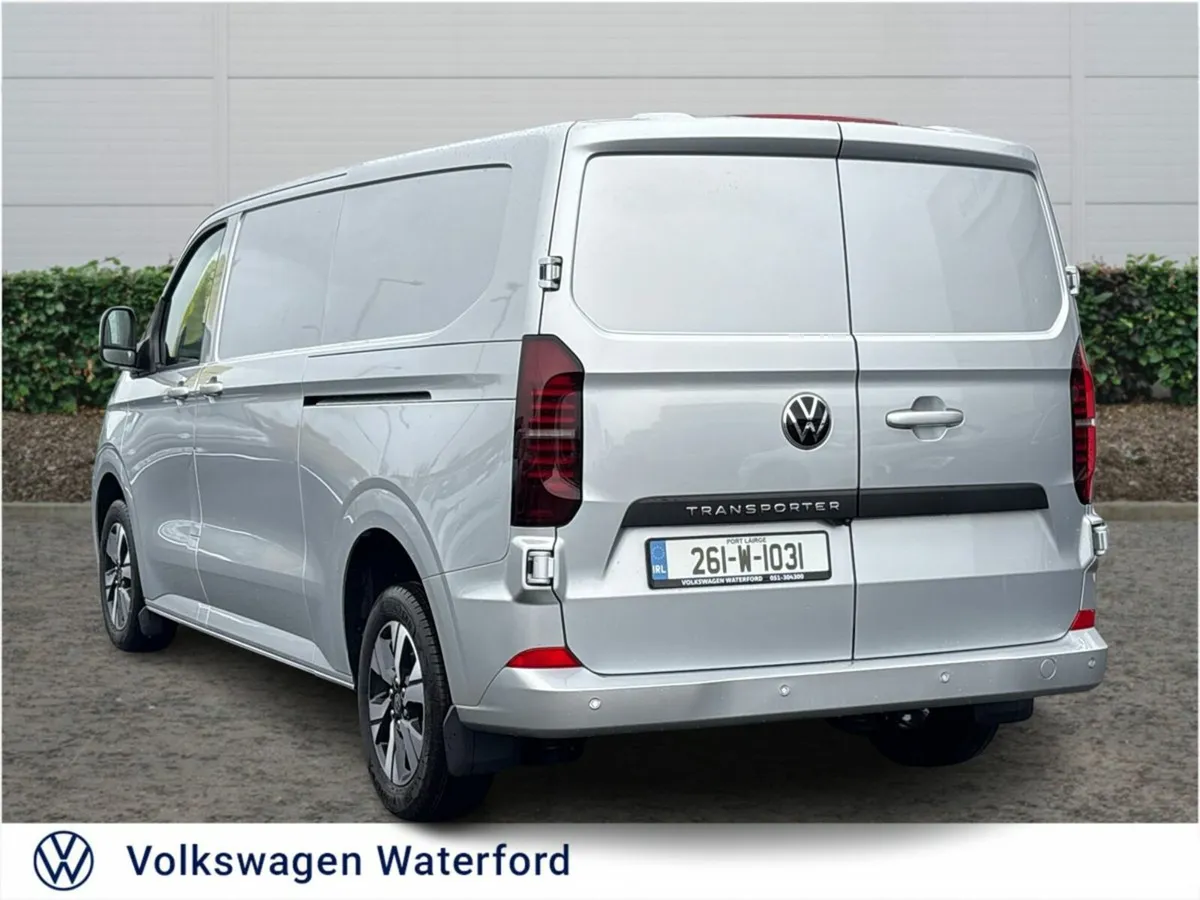 Volkswagen Transporter Trendline LWB 150HP (Price - Image 4