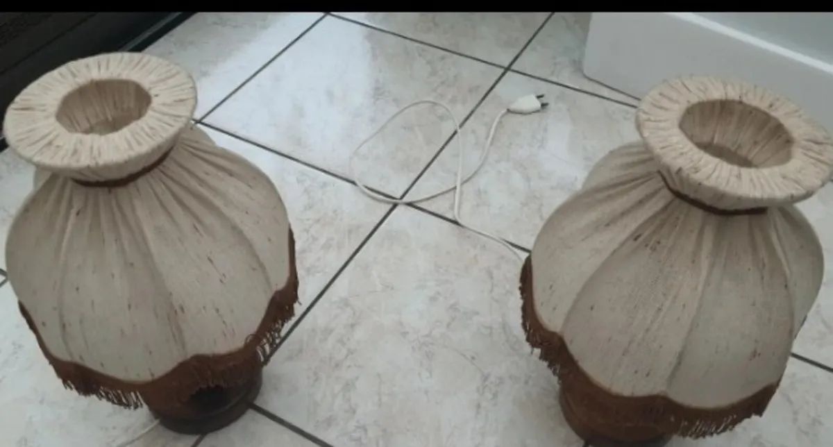 Pair of vintage turned wood lamps - Image 2