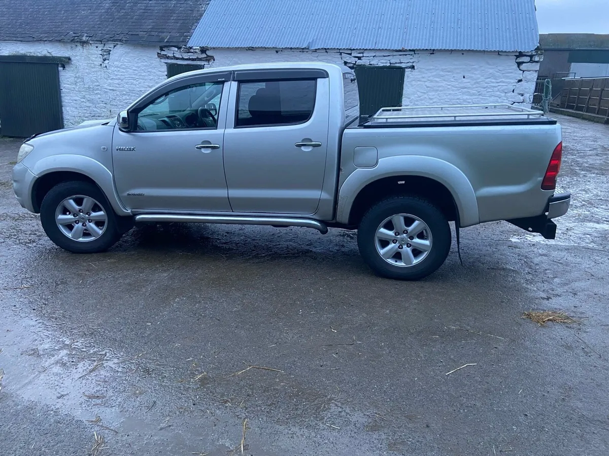 Toyota Hilux - Image 3