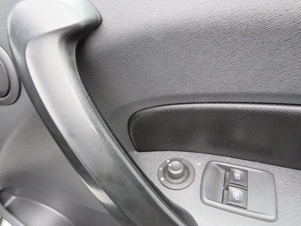 Mercedes-Benz CITAN VAN DIESEL IN WHITE - Image 2