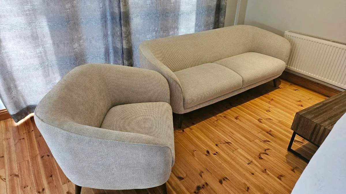 3+1, 4 MONTHS OLD Grey Couch & Arm Chair EZ Living - Image 1