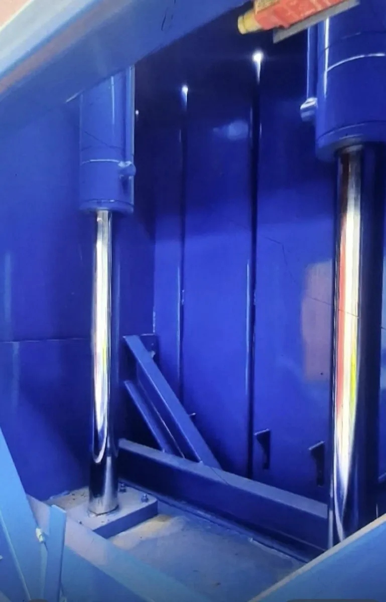 Baler Plastic/Cardboard/ Compaction - Image 3