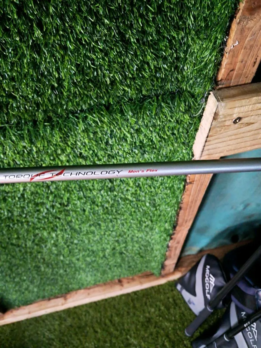 Wilson deep red hybrid - Image 3