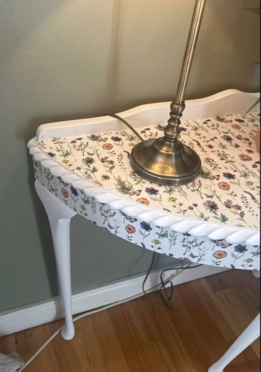 Unique half moon table - Image 3