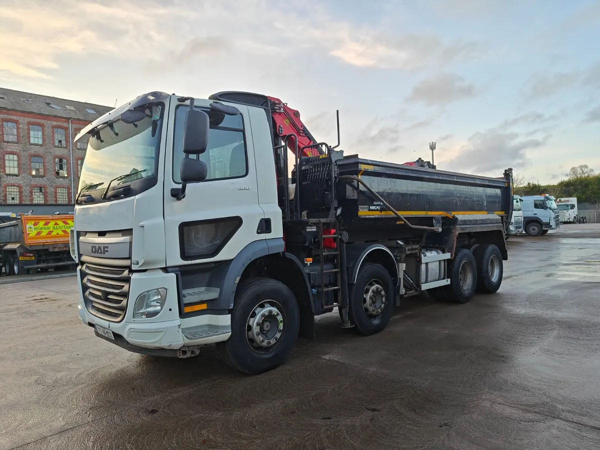 2017 DAF CF400 8x4 Tipper Grab - Image 4