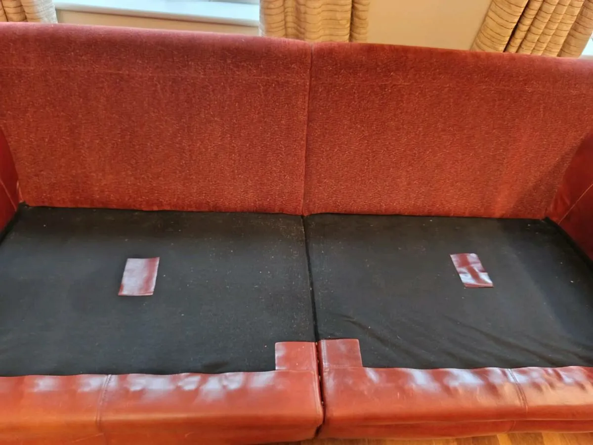 Suite of furniture - Image 2