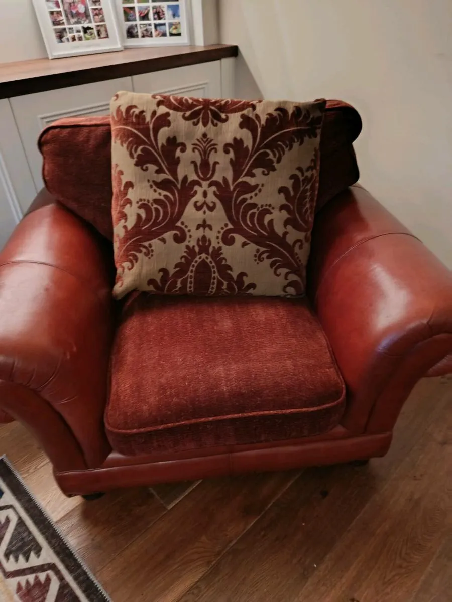 Suite of furniture - Image 3