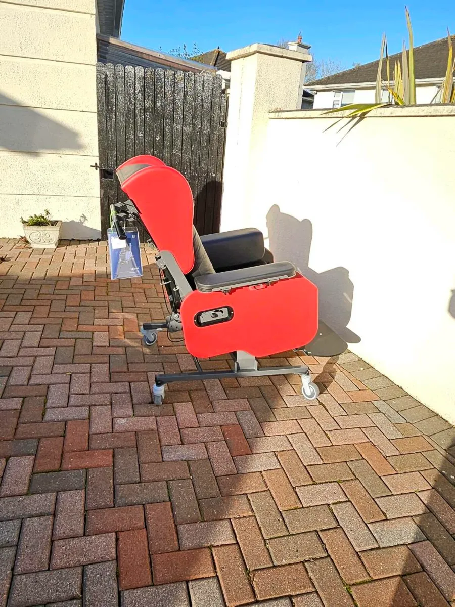 Orthopaedic wheelchair - Image 3