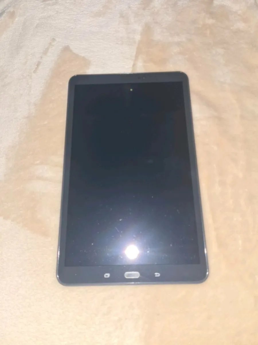 Samsung Tablet - Image 1