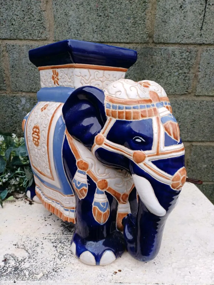 1970s Ceramic Elephant Plant Stand - Image 2