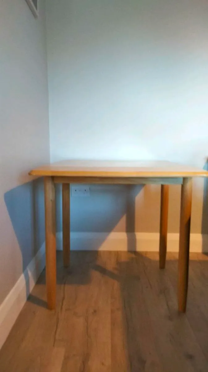 Pine Table excellent 👍 - Image 3