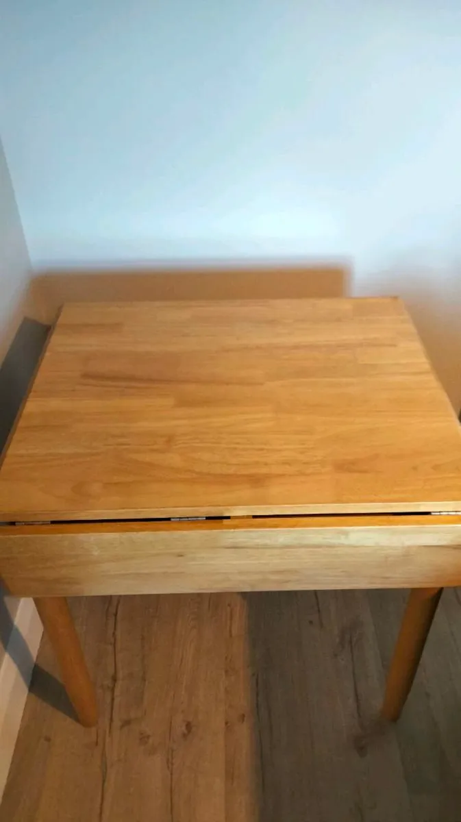 Pine Table excellent 👍 - Image 2