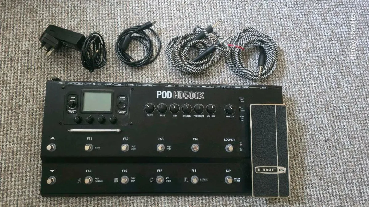 Line 6 POD HD500X Multi-Effects Processor + Case - Image 1