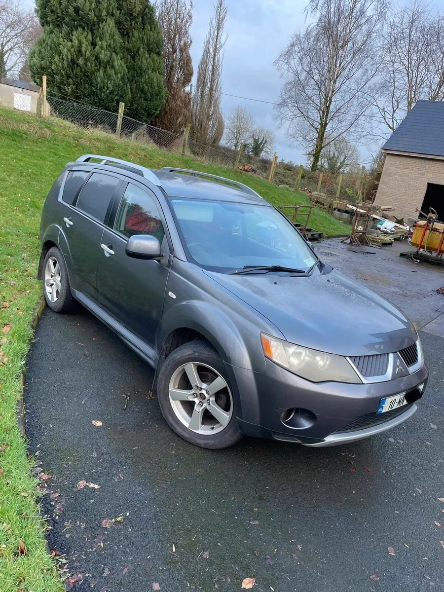 Mitsubishi Outlander - Image 1