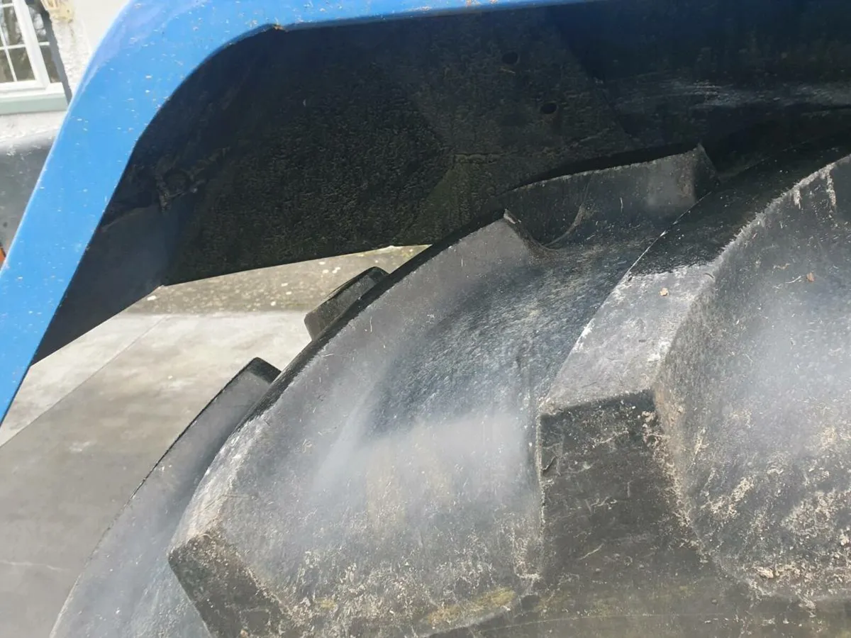 Ford 4630 4wd - Image 4