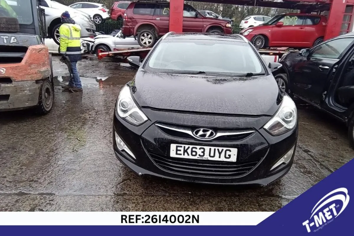2014 HYUNDAI I40 BREAKING FOR PARTS - Image 2