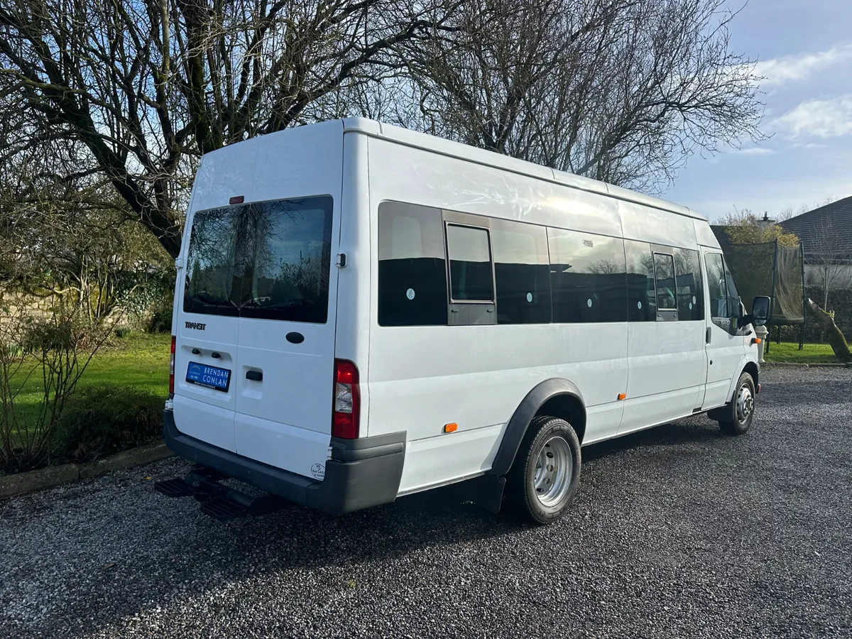 Ford Transit 17 Seater - Image 4