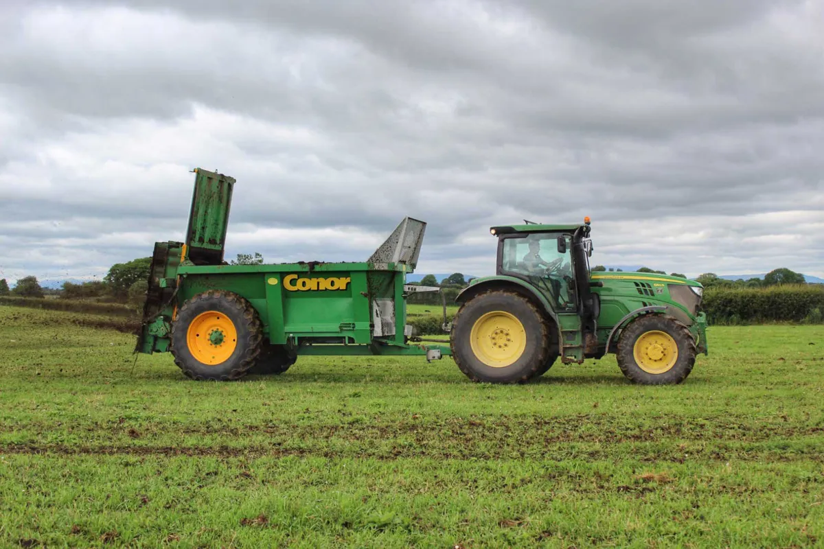 Conor Rear Dischage Spreaders - Image 3