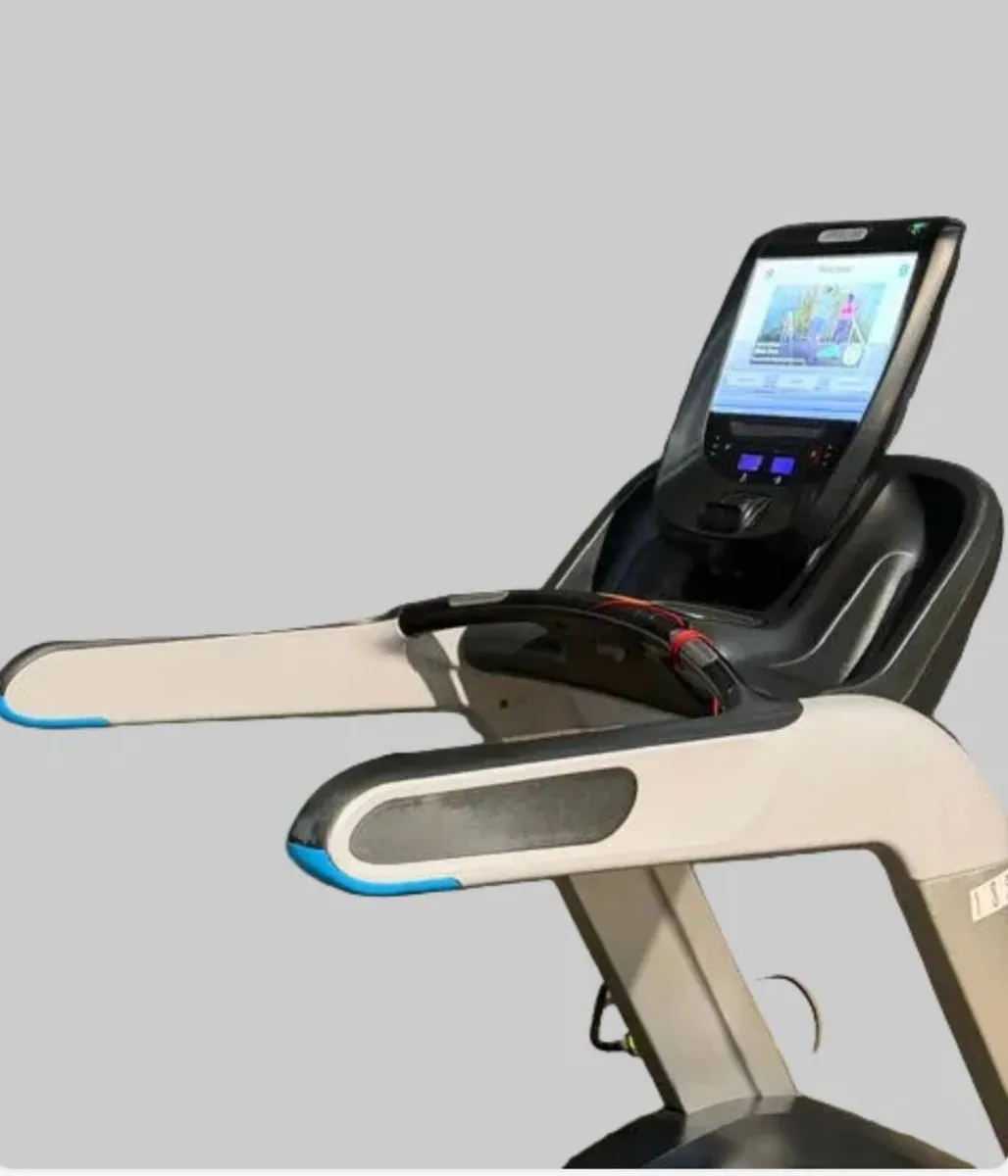 PRECOR TRM885 treadmills - Image 2