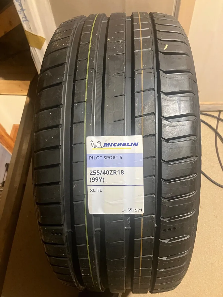 Rear Tyres for Alfa Romeo Giulia  952 - Image 1