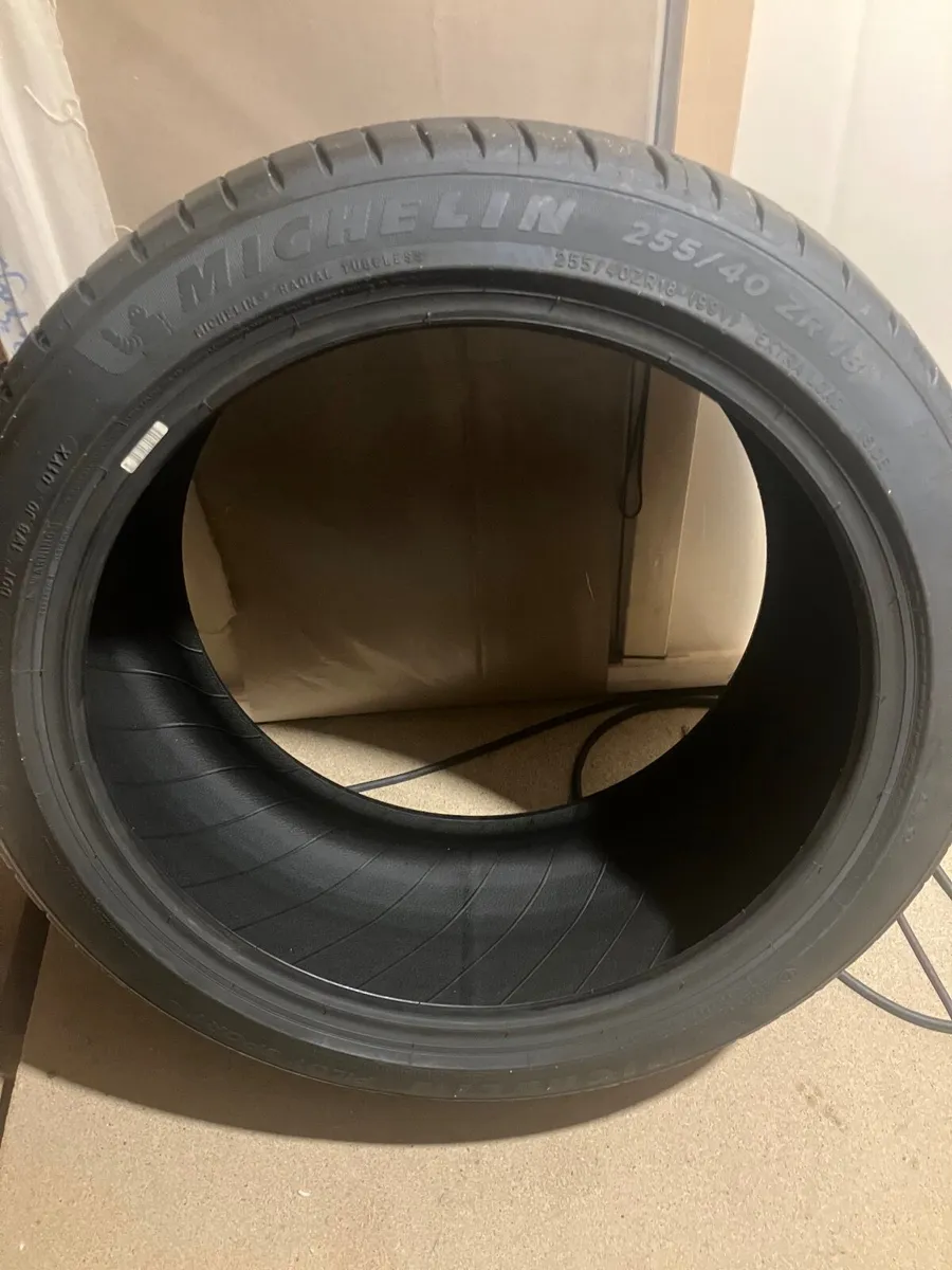 Rear Tyres for Alfa Romeo Giulia  952 - Image 2