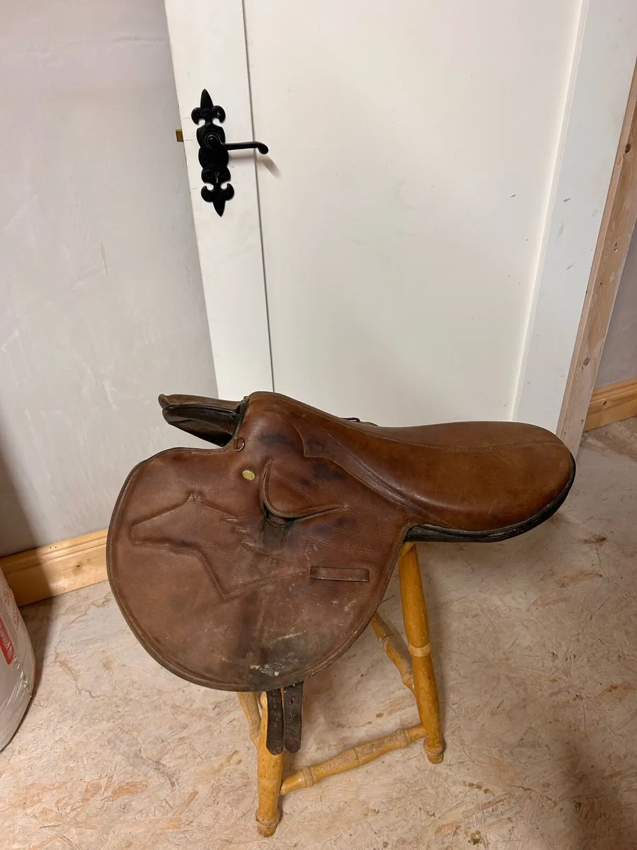 Old Mill exercise saddle - Image 1