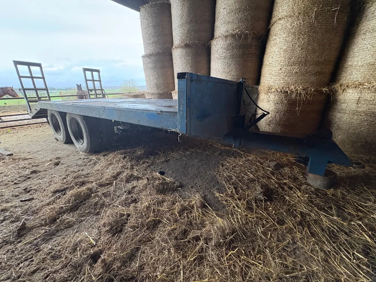 Low loader for sale - Image 1