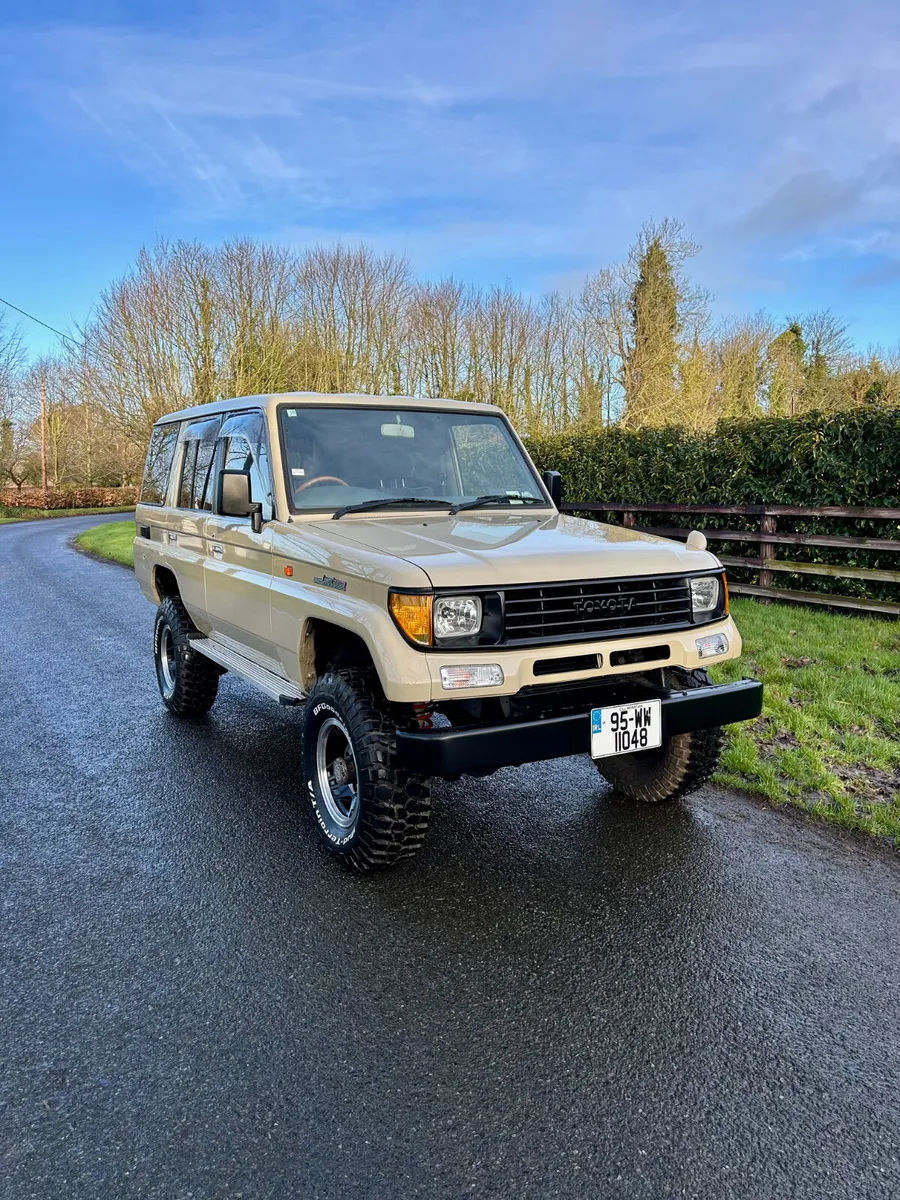 Stunning 1995 Toyota Landcruiser - Image 3