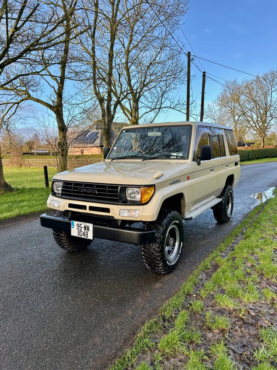 Stunning 1995 Toyota Landcruiser - Image 2