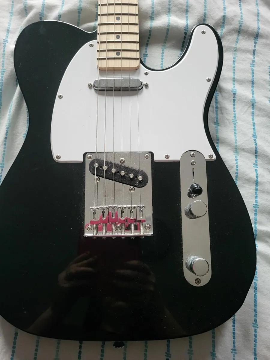 Electric guitar - Image 4