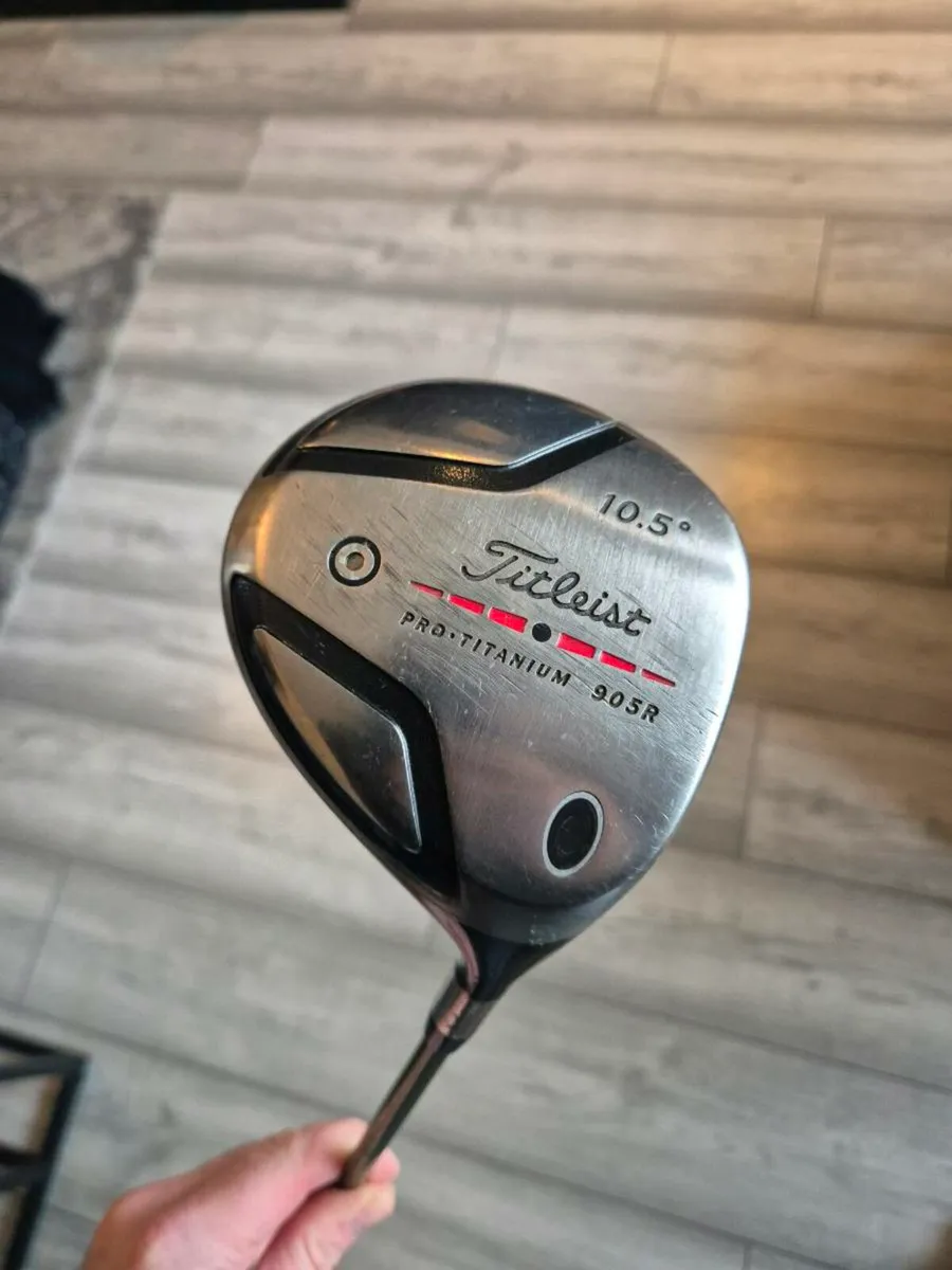 Titleist 905 R Driver / 10.5 Degrees / Stiff F - Image 1