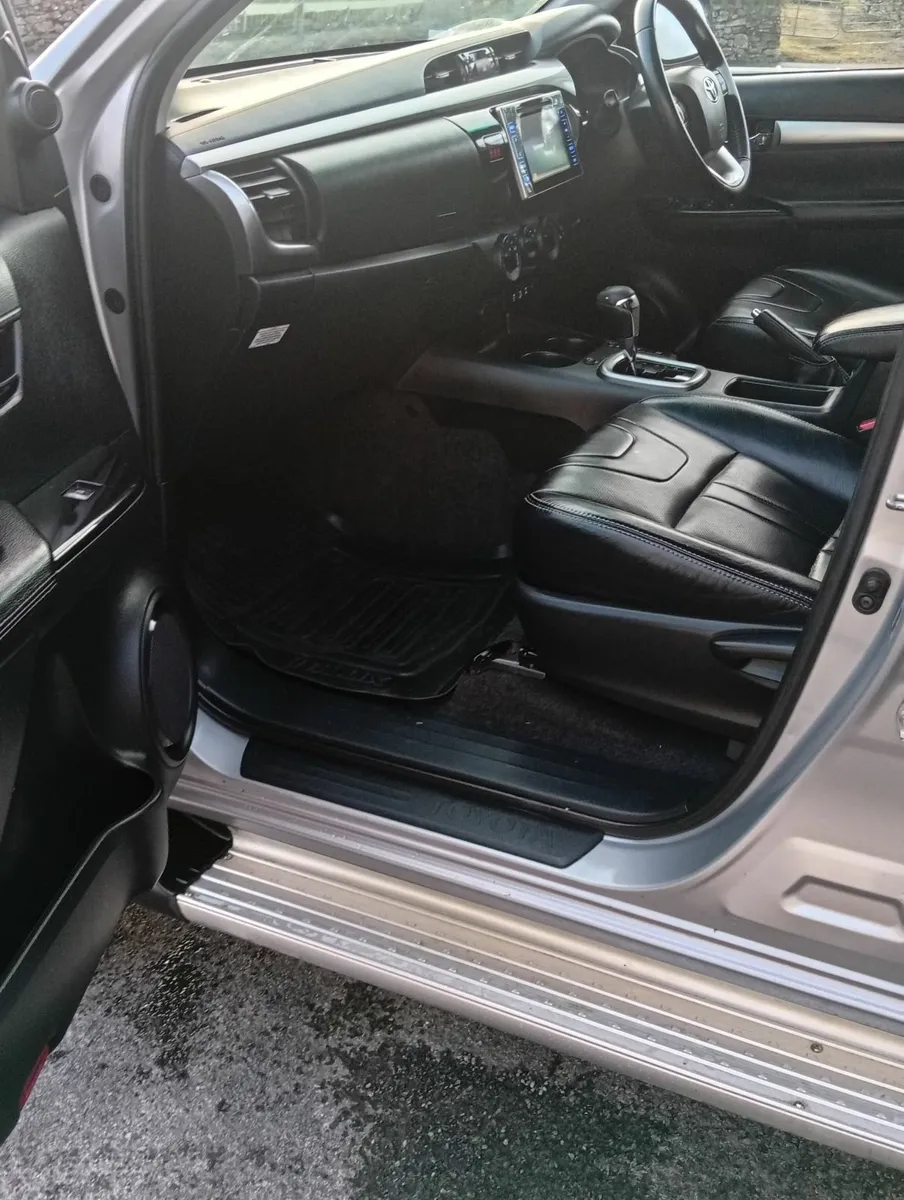Toyota Hilux 2017 - Image 3