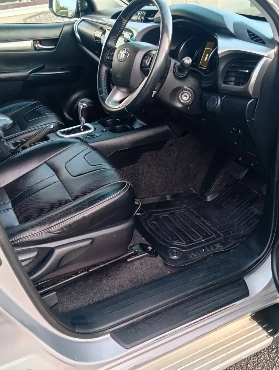 Toyota Hilux 2017 - Image 4