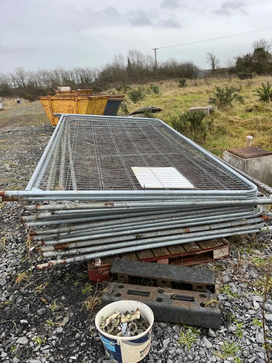 Harres fencing 25 panels - Image 1