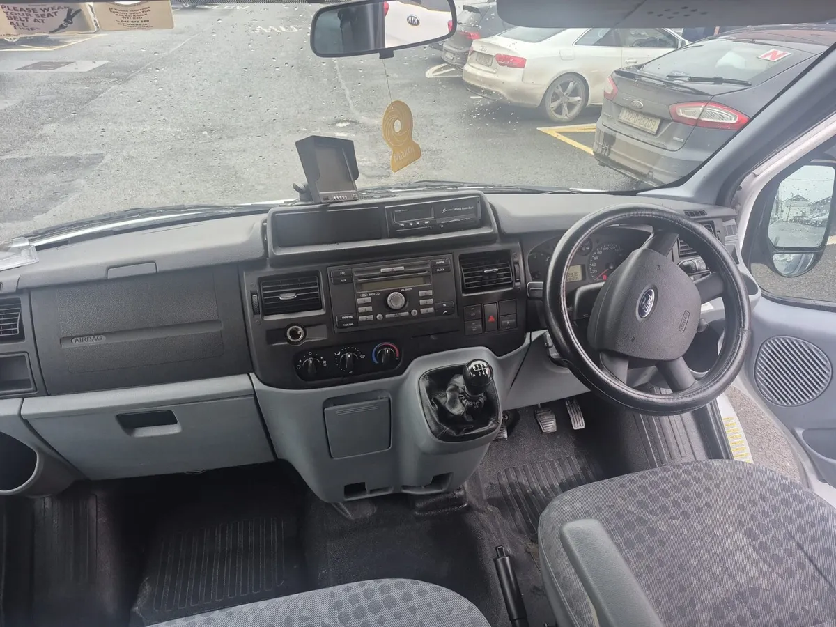 Ford Transit 17 seater mini bus - Image 4
