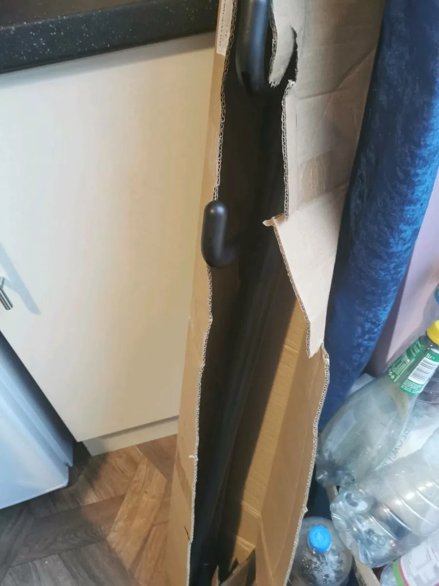 Clothes hanger - Image 3