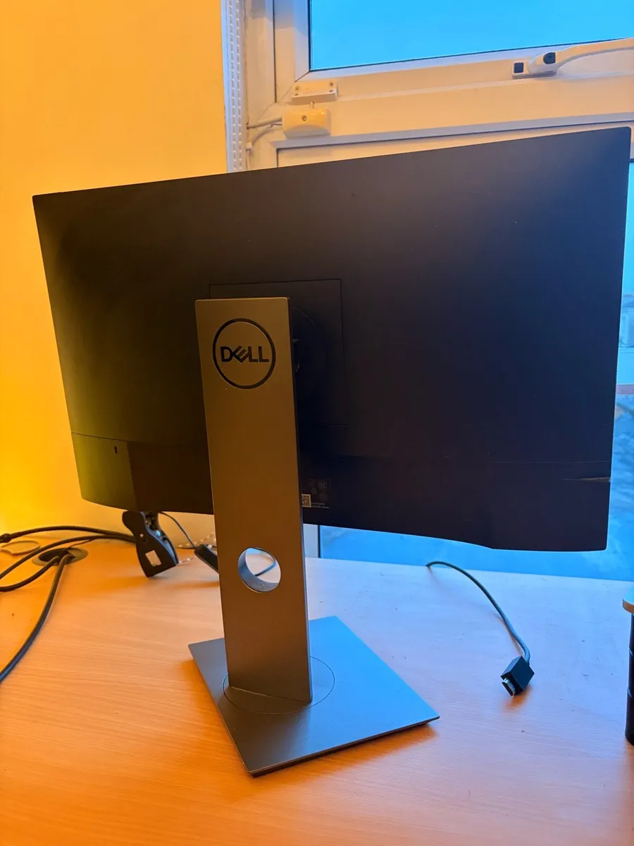 Dell Flat Panel Monitor P2419H - Image 2