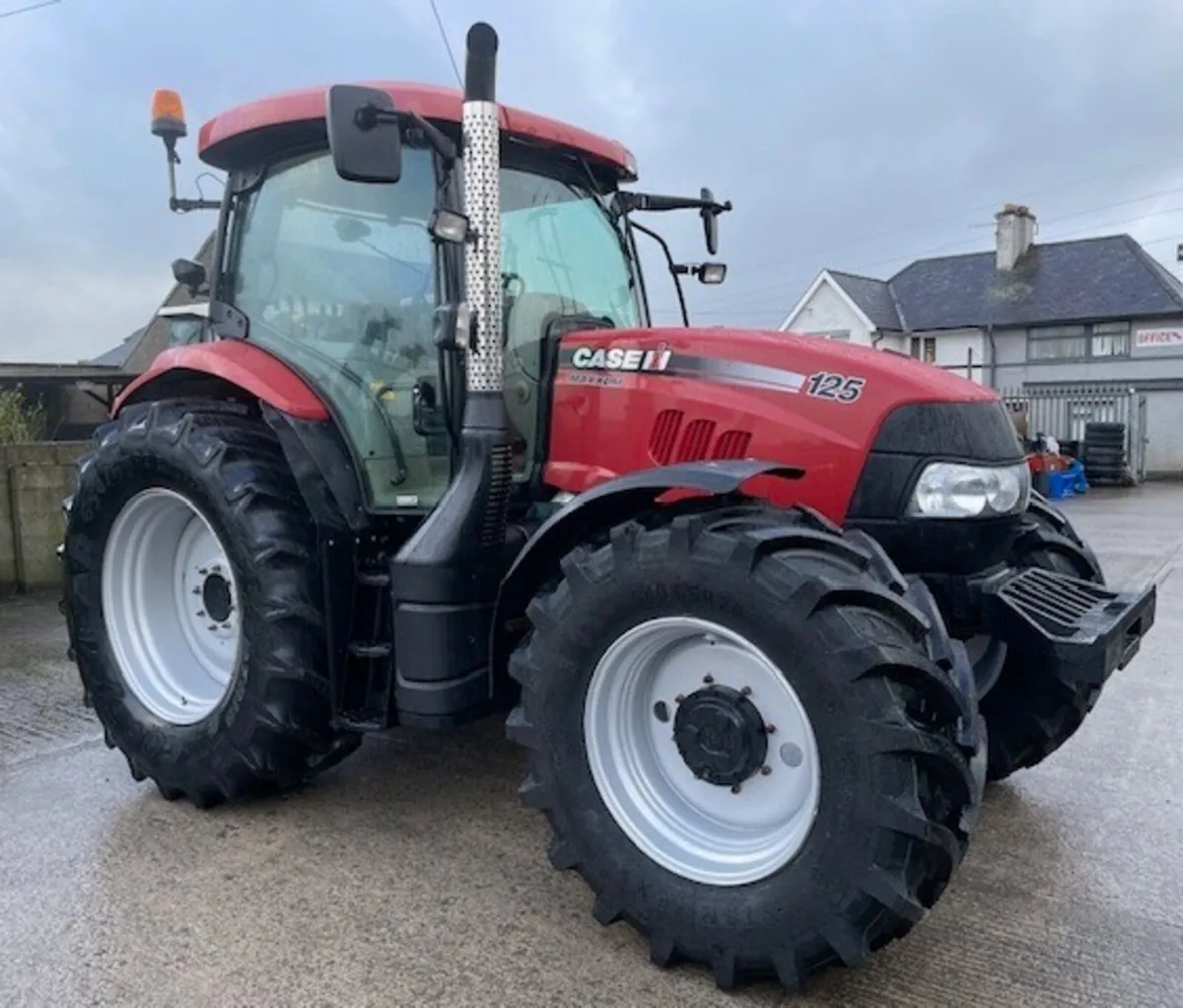 2016 Case Maxxum 125 - Cab Suspension - Image 1